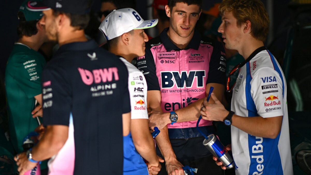 Isack Hadjar, Jack Doohan (keskel) ja Liam Lawson, Foto: Rudy Carezzevoli // Getty Images / Red Bull Content Pool