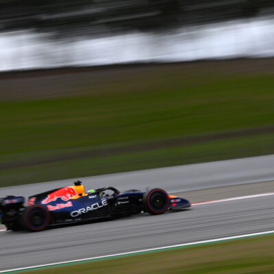 Isack Hadjar, Oracle Red Bull Racing RB22 testipäeval, Foto: Rudy Carezzevoli/Getty Images