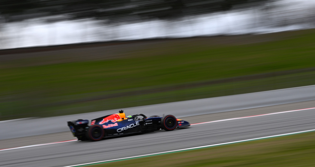 Isack Hadjar, Oracle Red Bull Racing RB22 testipäeval, Foto: Rudy Carezzevoli/Getty Images