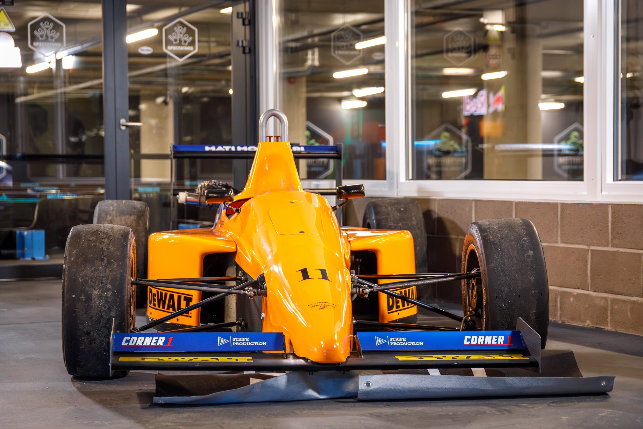 VIDEO. Ekke-Taavi Sepper hakkab võistlema haruldase Lätis valmistatud vormeliga