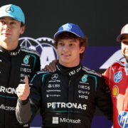 Vasakult, George Russell, Andrea Kimi Antonelli, Lewis Hamilton, Foto: Dom Gibbons/LAT Images / / Mercedes AMG Petronas