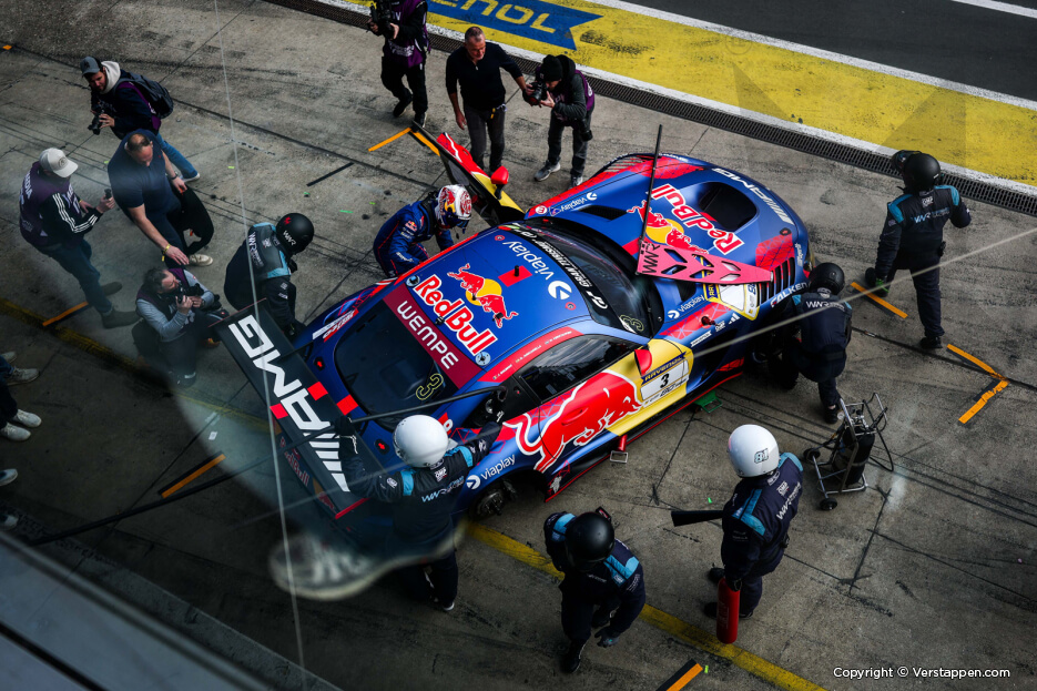 Neljakordne maailmameister jäi esikohast ilma: Max Verstappeni meeskond diskvalifitseeriti Nürburgringil