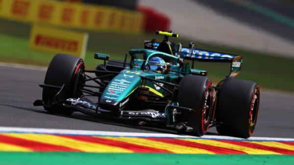 Aston-Martin, Foto: Pirelli